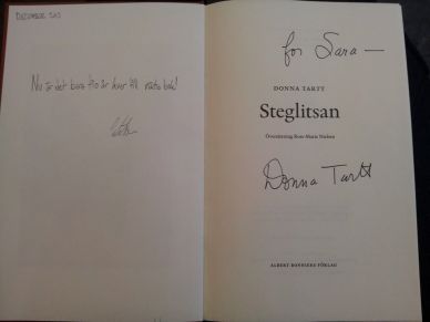 Mitt signerade exemplar av Steglitsan!